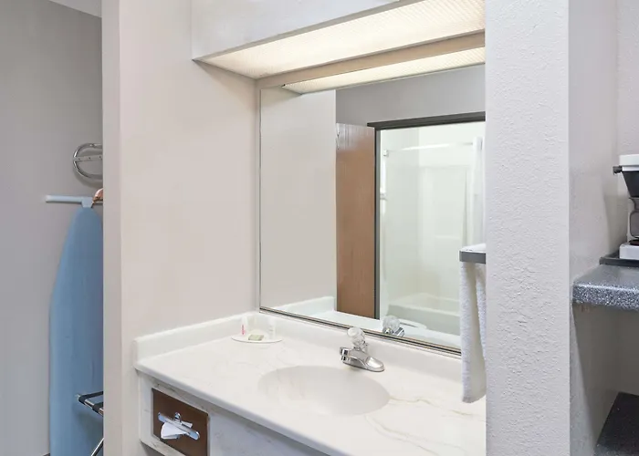 Super 8 By Wyndham Chicago O'hare Airport Hotel