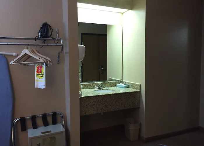 Super 8 By Wyndham Chicago O'hare Airport 2*