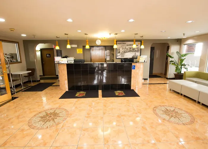 Super 8 By Wyndham Chicago O'hare Airport Hotel Elk Grove Village
