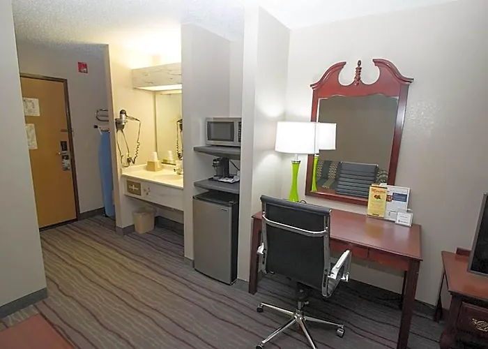 Super 8 By Wyndham Chicago O'hare Airport Hotel Elk Grove Village