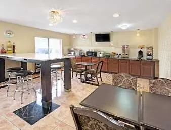 Hotel Super 8 By Wyndham Chicago O'hare Airport Elk Grove Village